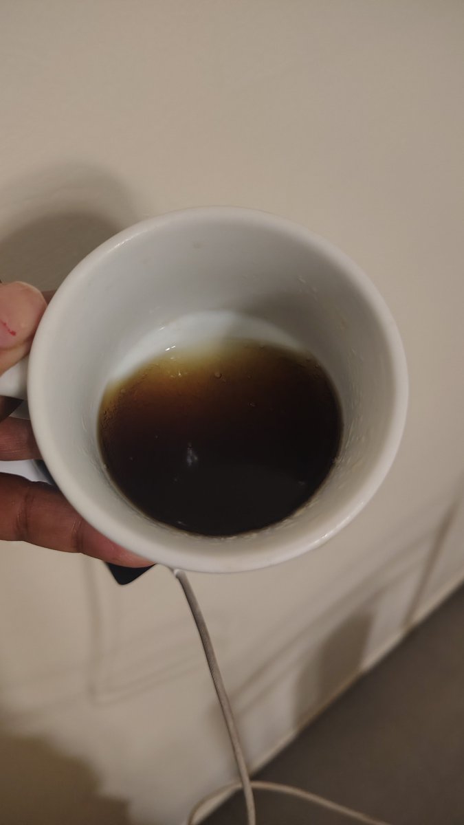 travaquinn's tweet photo. Odeio beber refrigerante em xícara pq ele fica muito mais molhado além de ficar muito mais redondo me incomoda tanto MDS q nojo 🤢🤢🤢 https://t.co/CvNRHgZt5g