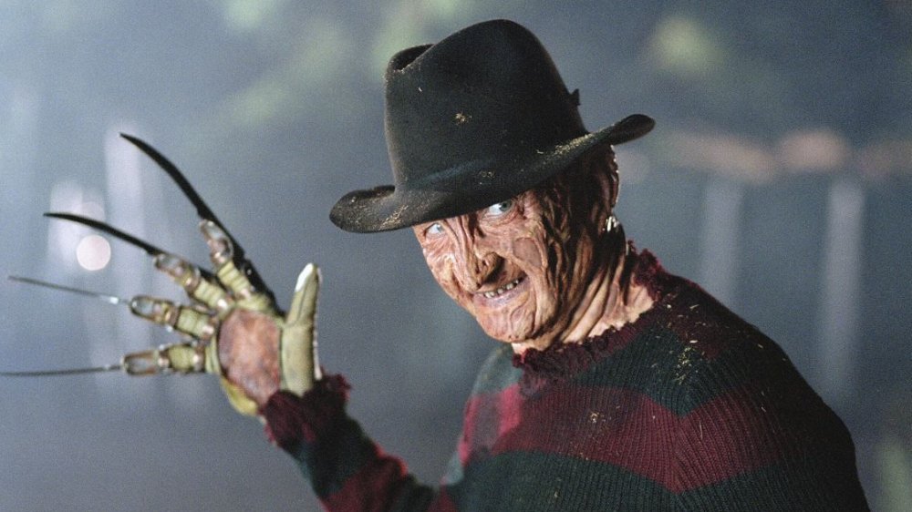HBookandPoster's tweet photo. The Bat is a 1959 comedy crime-mystery thriller starring Vincent Price and Agnes Moorehead. Adapted from the 1920 play   Wes Craven's A Nightmare on Elm Street Freddy Krueger ( Robert Englund  1984) https://t.co/9B8PqIzaw4 https://t.co/vQZBFMTVoB