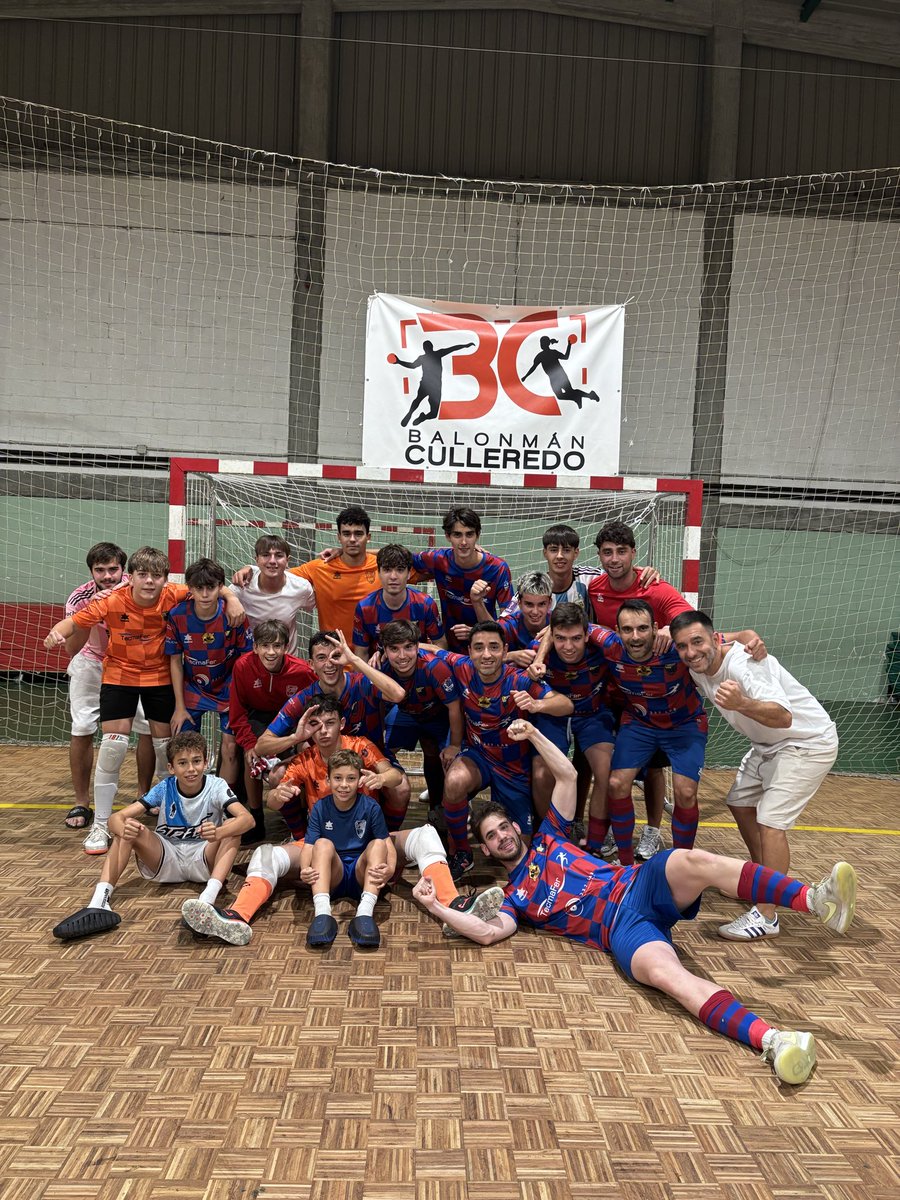 SportSalaFS's tweet photo. VICTORIA 🏆

Fase eliminatoria en la copa de España vs  O Esteo F.S de Segunda División B, que se fue a la ronda de penaltis 1-1 donde finalmente nos llevamos el partido.

@FutSalRFEF 

#copadeespaña #futsal https://t.co/J38ZfWh7TB