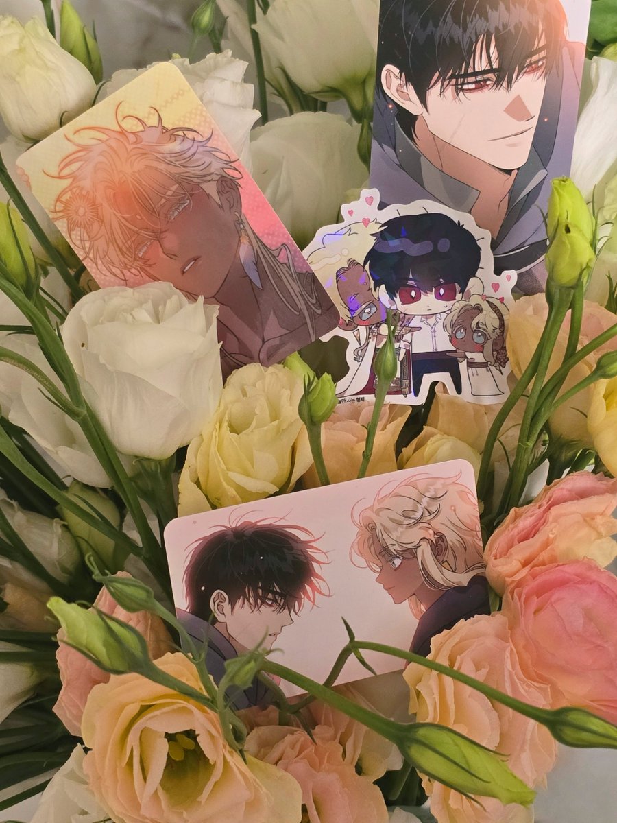 Asyashade's tweet photo. I stole the bride’s bouquet just for these photos 💐
#백야의꽃길 
@busy_bwthell 
#BlossomsoftheWhiteNight https://t.co/SqbS0oBgxm