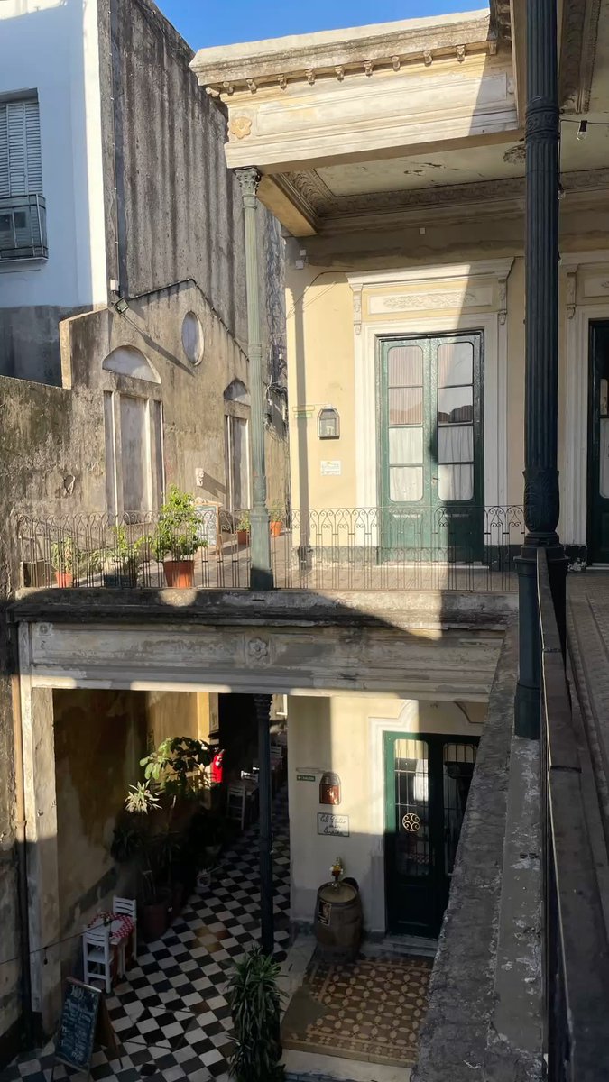 ervitimago's tweet photo. Las historias que tendrá esta casa… https://t.co/P64N70TQ0B