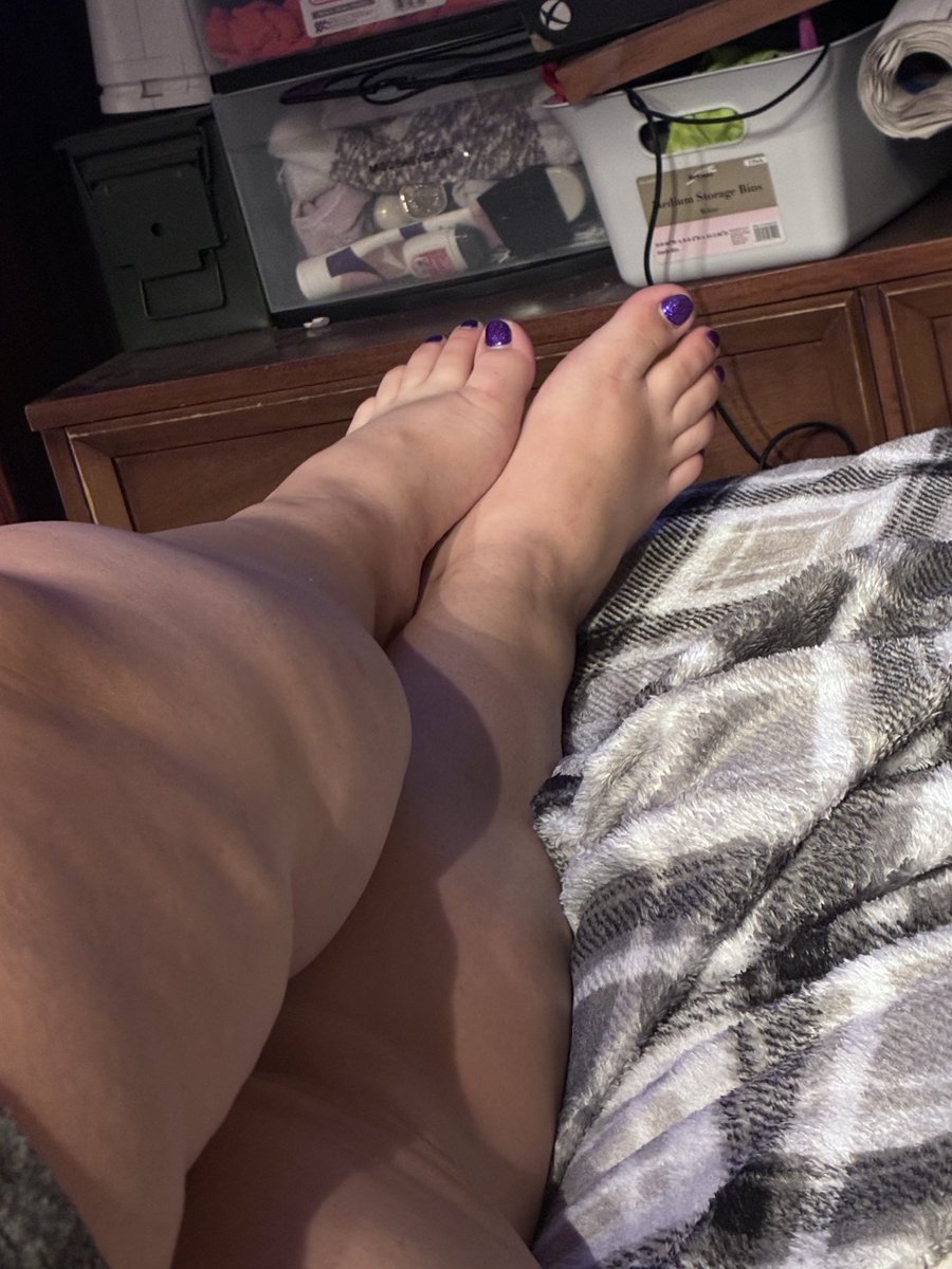 Hotmommaa7's tweet photo. Getting ready for bed!! 🤑🫅🤴💰 https://t.co/TGPUCBMWEb