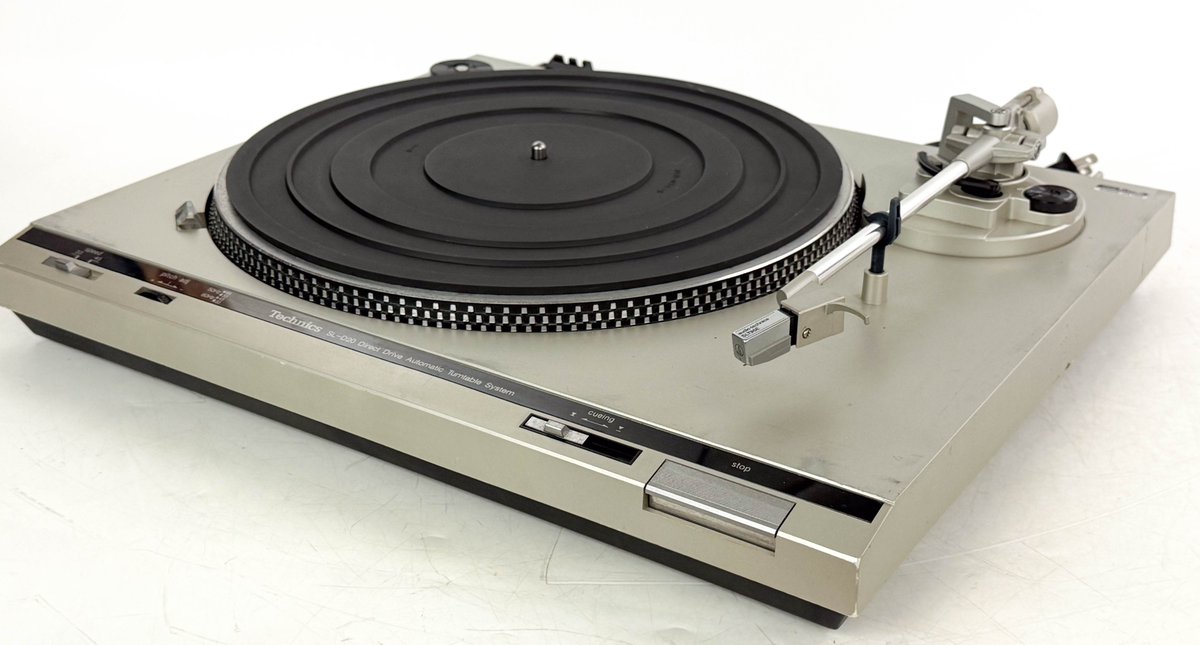 highestdeals's tweet photo. Check out Technics SL-D20 Turntable FOR PARTS ONLY SEE VIDEO https://t.co/Xk4P0vCdk5 #eBay via @eBay
.
#Techics #vintage #turntable #parts #ebaypartner https://t.co/AFYJY5Hwec