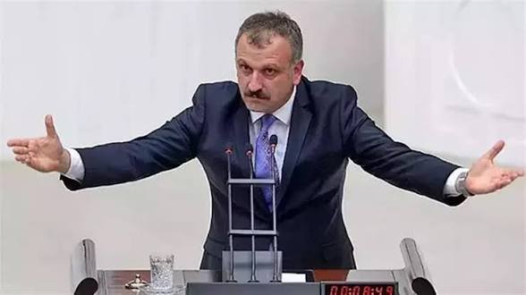 Finansdergah's tweet photo. Cumhurbaşkanı Başdanışmanı Oktay Saral’dan “fon krizi” açıklaması:

“Devletimizin adaleti tecelli edecek, sorumlular kim olursa olsun hukuk önünde hesap verecek, milletimizin hakkı korunacaktır.” https://t.co/ipTayNP7be