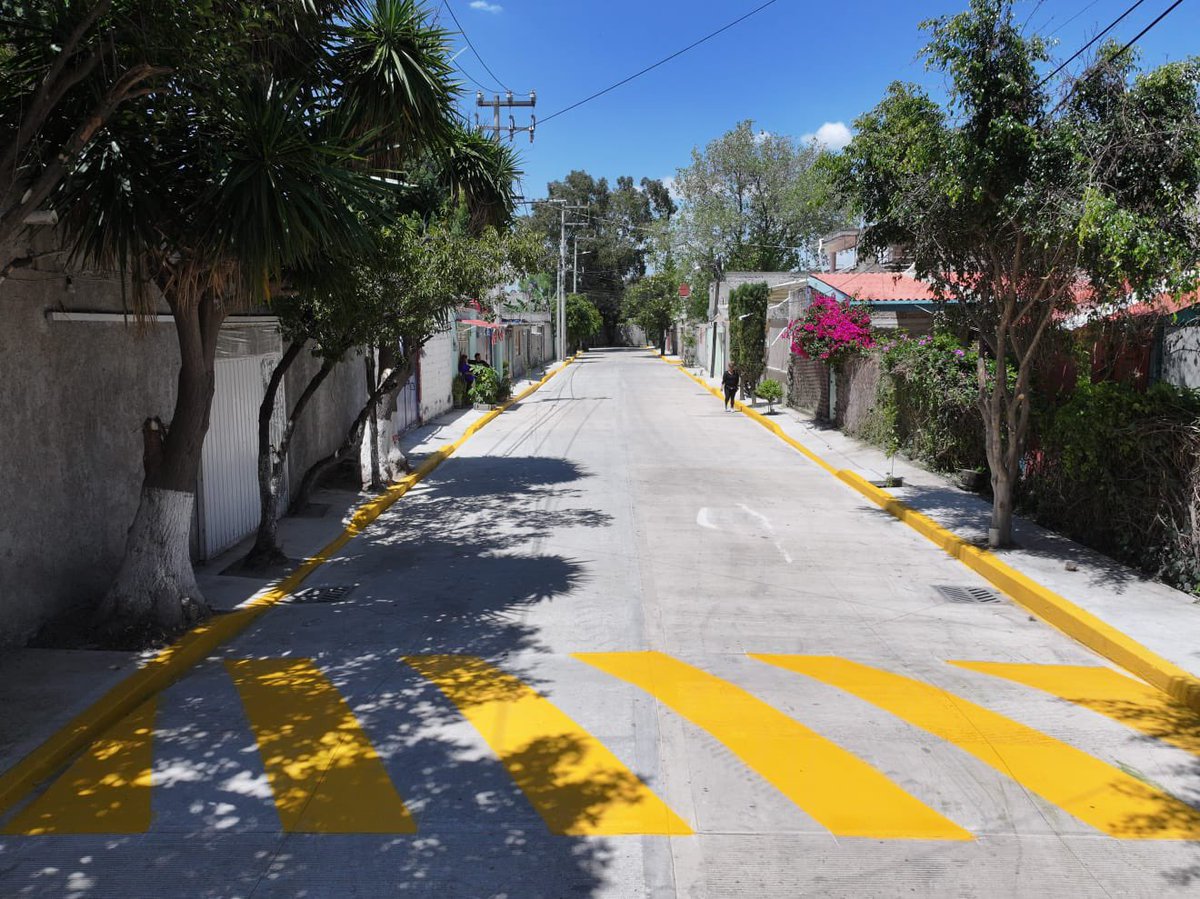 azucenacisneros's tweet photo. Seguimos transformando San Francisco de Asís, #ManoAManoConLaGente.

Hoy inauguramos 5 calles más y ya sumamos 42 calles integrales recuperadas en esta comunidad.

Con el trabajo conjunto entre gobierno y vecinos, avanzamos calle por calle. En Ecatepec, #ElCambioSeSiente. https://t.co/Su7FgFYXrL