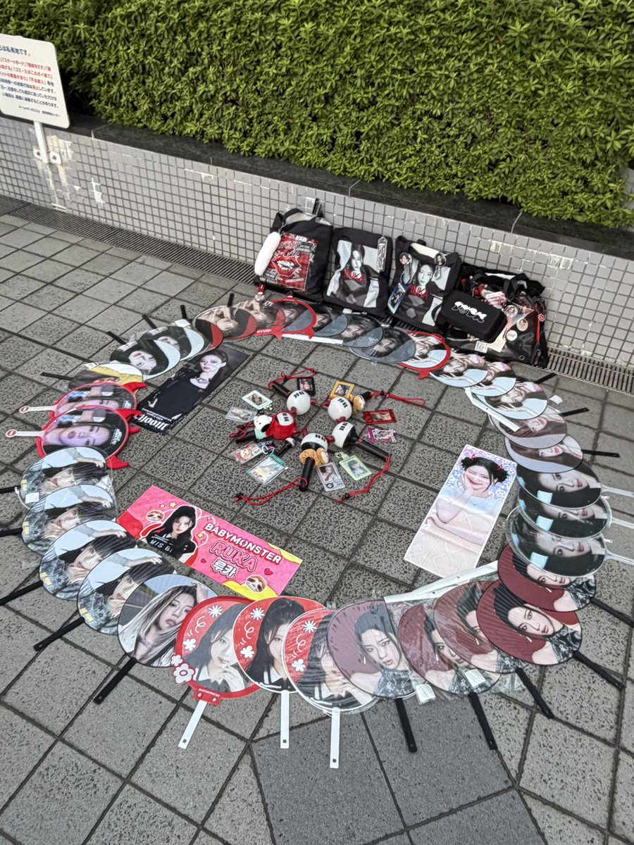 kpopopop111's tweet photo. 京セラでもルカペンサークルした！
るかしゃん初ドームおめでとう‼️

 #RUKA  #河井瑠花 https://t.co/HPArFbkEbZ
