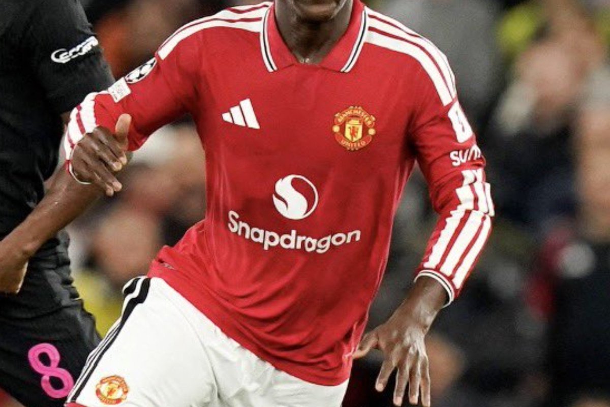 FullTimeX_'s tweet photo. Manchester united fans are everywhere in "Snapdragon" latest post on X, Snapdragon is united front shirt sponsors.

95% of the comments are from Manchester united. https://t.co/g9utQWOuqw