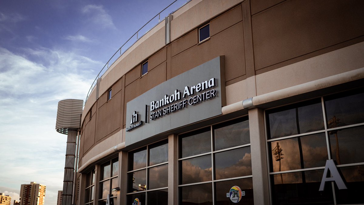 HawaiiAthletics's tweet photo. Hawai'i Athletics 🤝 Bank of Hawai'i

Excited to announce an extension of the naming rights for Bankoh Arena at Stan Sheriff Center through June 2037! 

MORE ➡️ https://t.co/klgXxO9tKt

#GoBows https://t.co/xIvdnxMJqO