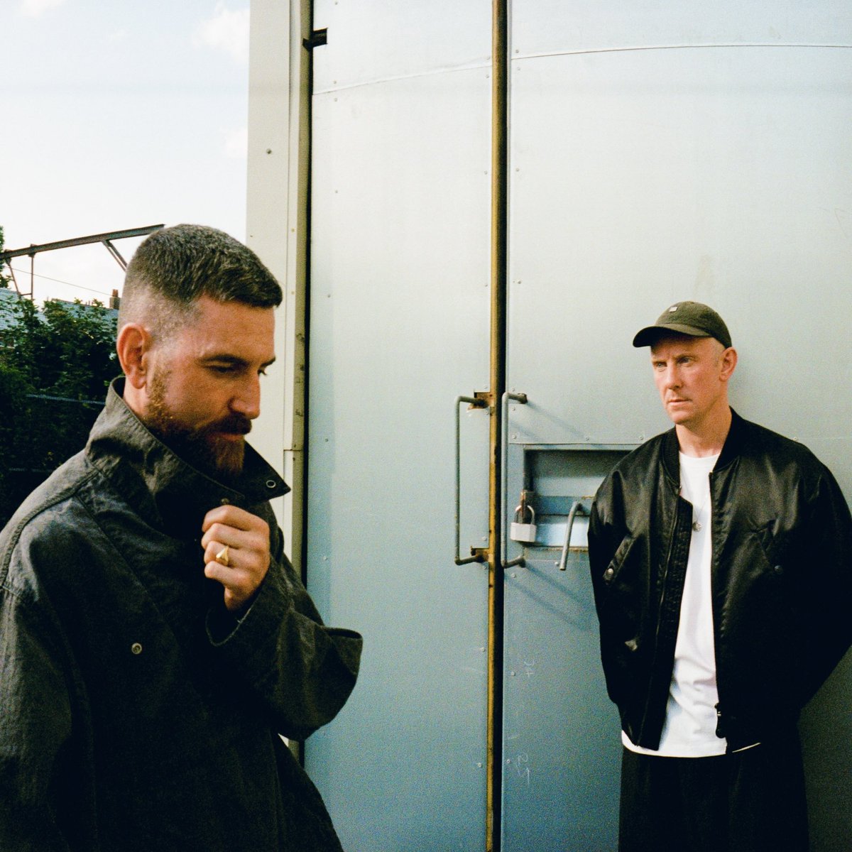 feelmybicep's tweet photo. THREE NEW TRACKS... LEMONDER, VIPER AND AIR ARE DROPPING ON FRIDAY, THREE DIFFERENT PARTS OF THE WORLD WE HAVE BEEN BUILDING IN THE STUDIO. https://t.co/DJGZqkiYGp