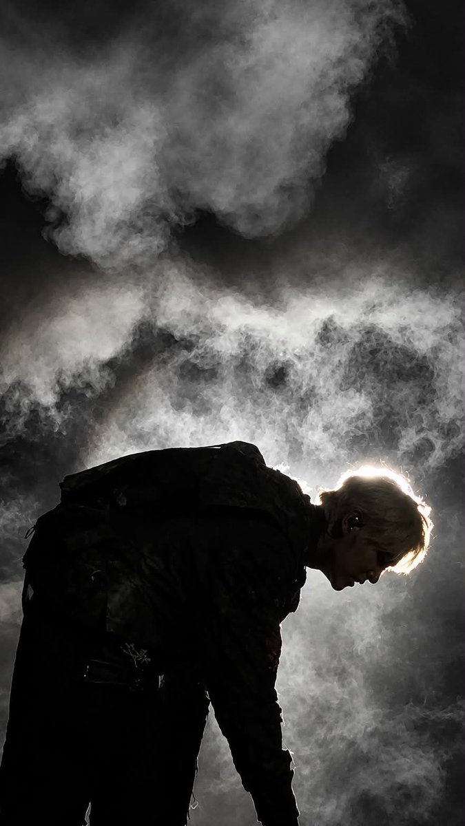 hae1ee's tweet photo. does anyone know who took this photo!? so amazing.. https://t.co/15otGzUibR