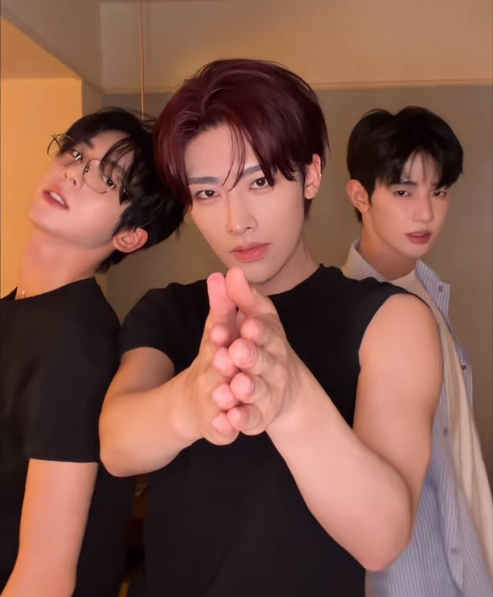 sunnuly's tweet photo. congrats and2ble who become top 3 of the most handsome face in kpop: 
1. zhang hao 84.693 votes
2. yujin 43.663 votes
3. ricky 43.646 votes

N:DCLO always proud of you guys https://t.co/rNJRxE4qdd