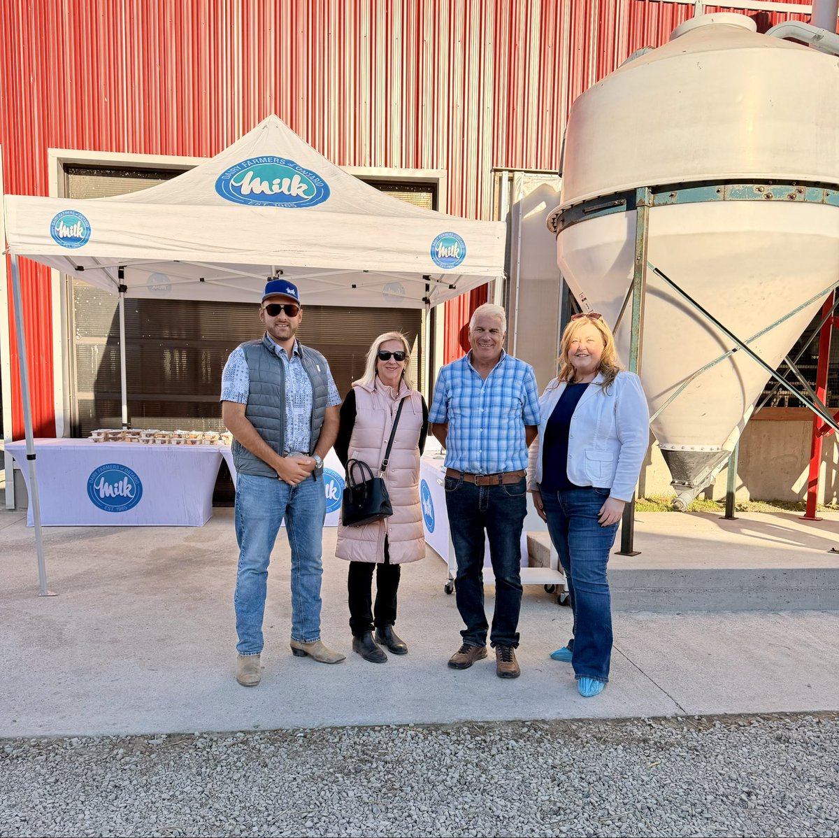 Steven_Travale's tweet photo. 🐄 A big thanks to Amanda &amp; @BradWhytock for opening the doors to Whyland Farms for elected officials including new Ag Minister @samoosterhoff and my @ROMA_Ont colleague @ChristaLowry.

Agriculture is the backbone of Brockton's economy and in great hands with the next generation. https://t.co/6ZL0PCnT6A