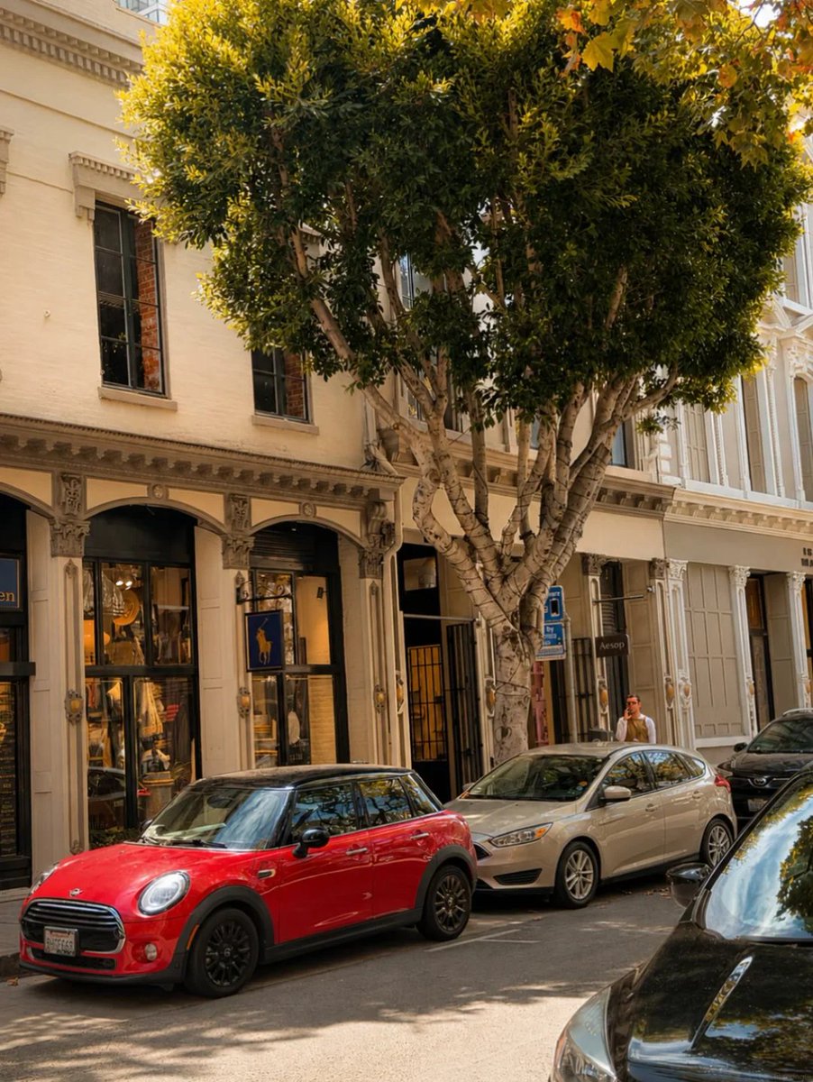 phunt54's tweet photo. It's a beautiful and quiet neighborhood with easy parking and no need for planning. The old buildings, red-brick streets, and tree-lined avenues make it perfect for a city stroll. I browsed a few tidy little shops and had a coffee along the way. https://t.co/lLL1iQAIFP