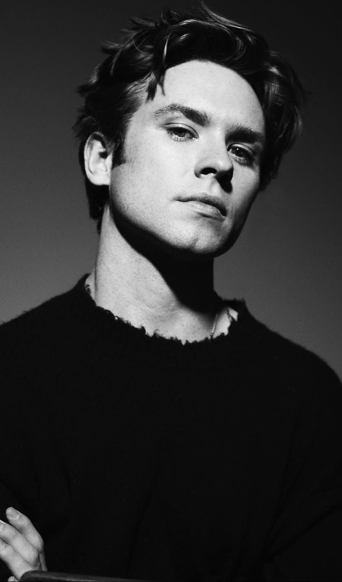 lucrezia's tweet photo. found your romeo and juliet mr. eggers https://t.co/RF0dvzLIdz