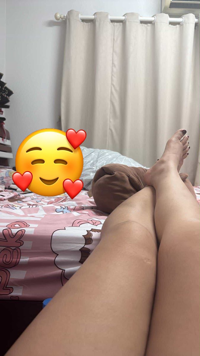 IsaanSilk's tweet photo. Do you like my legs?

#phuket #pattaya https://t.co/zFTbQGobjo