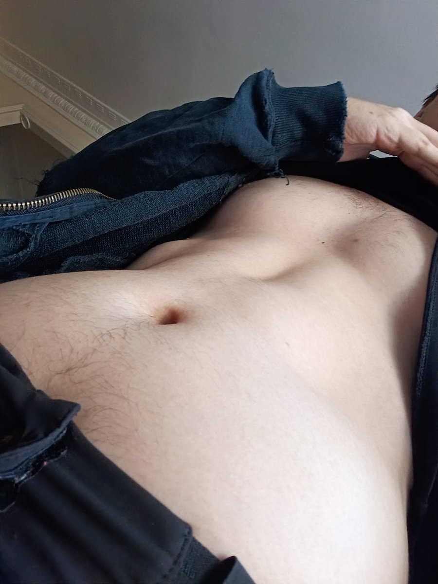 FoxEnjoyTummy's tweet photo. late tummy tuesday but we here https://t.co/Hb2xEUlkjX