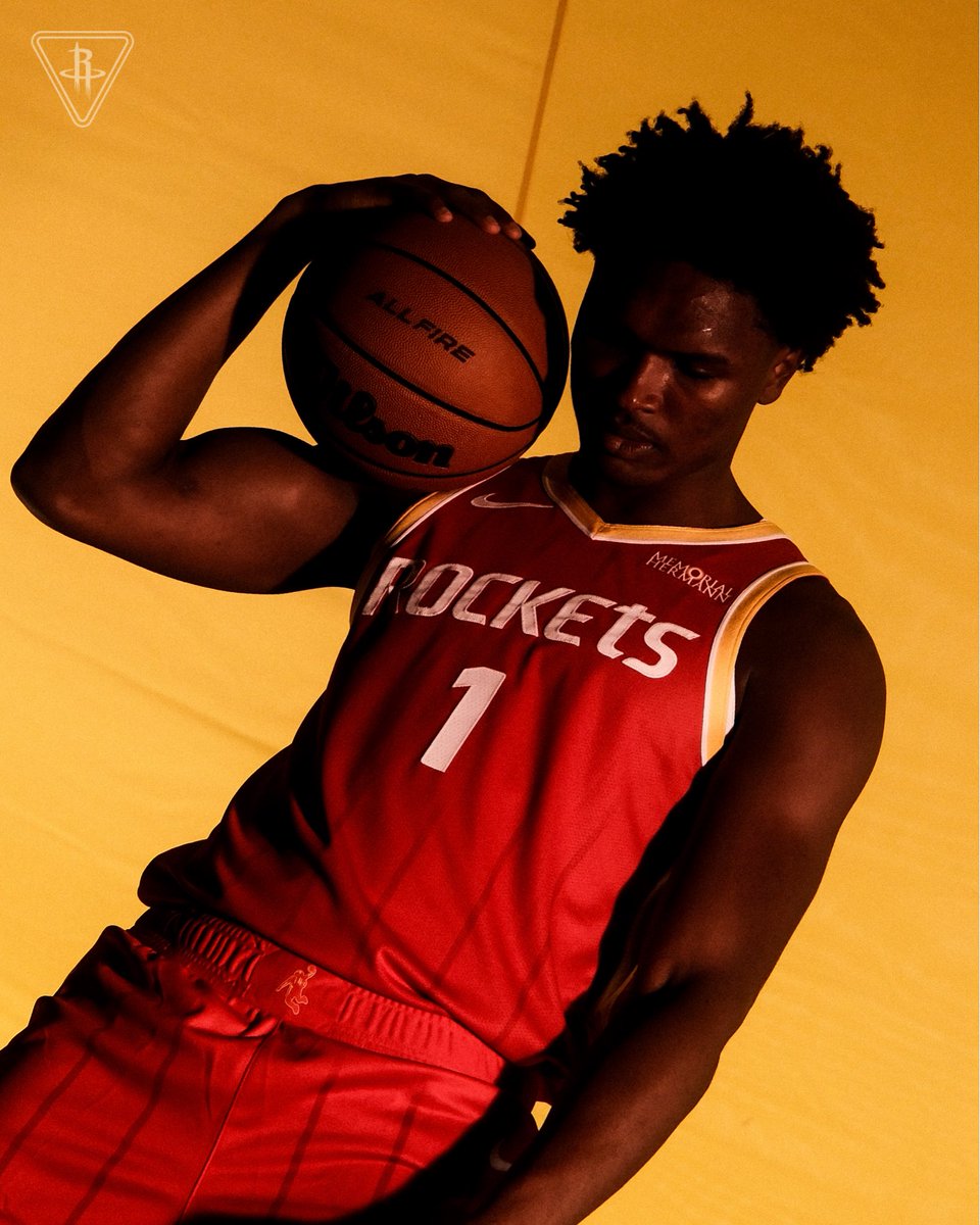 HoustonRockets's tweet photo. 1️⃣ https://t.co/4681MqW234