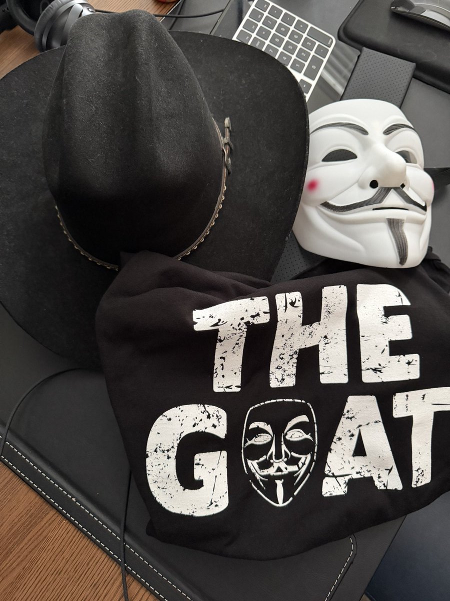 TheRochaSays's tweet photo. Soon…(maybe)… 😏
#TheOutlaw #Schmoedown https://t.co/4DnZUxoauS