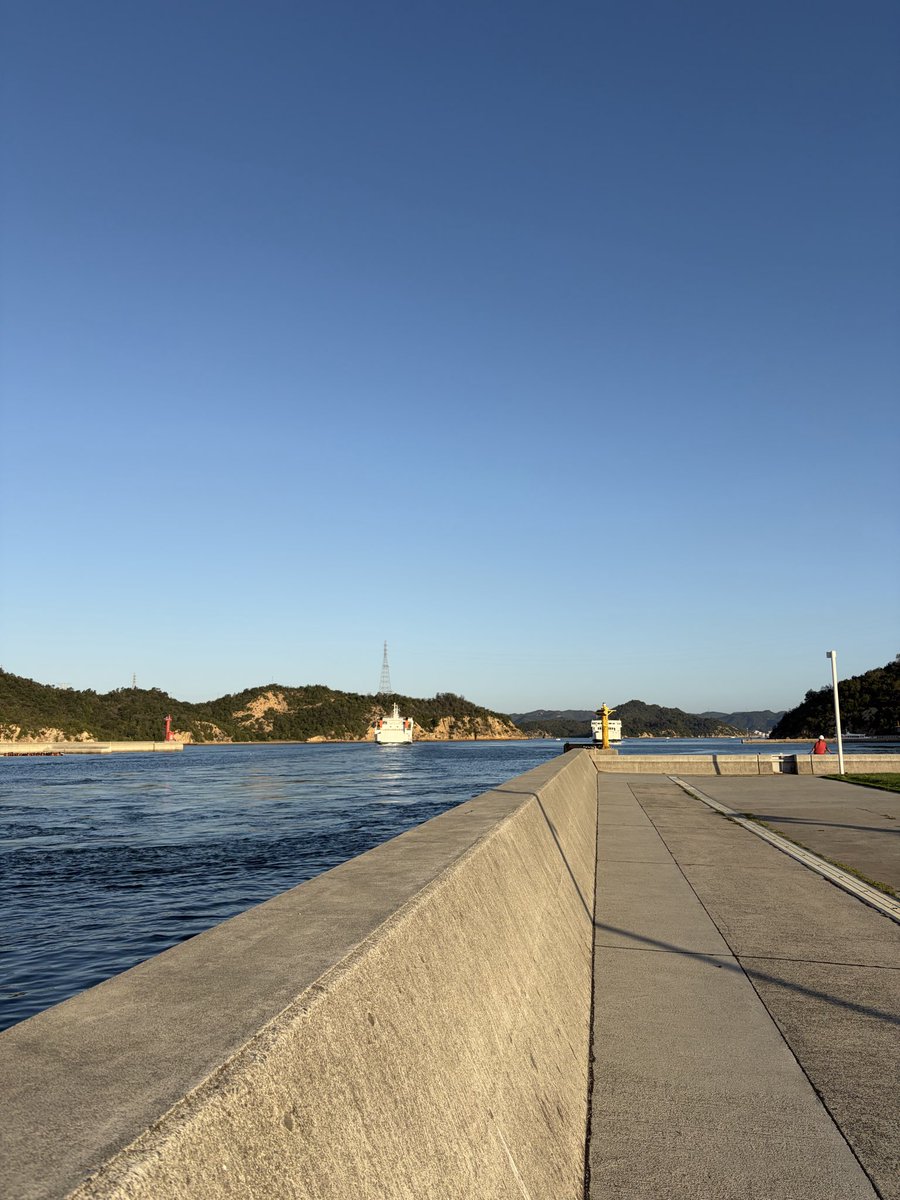 akaitocoffee's tweet photo. おはようございます
9月23日（水）晴
⁡
積み重ねること
今日も一日よろしくお願いします
⁡
オンラインストアからはコーヒー豆を送料無料でお届けしております
ご自宅用や贈り物によろしければ

🔗 https://t.co/Ro1Tp46yTh

#直島のコーヒー屋さん #コーヒー豆通販 #送料無料 https://t.co/OAYm6E5OK0