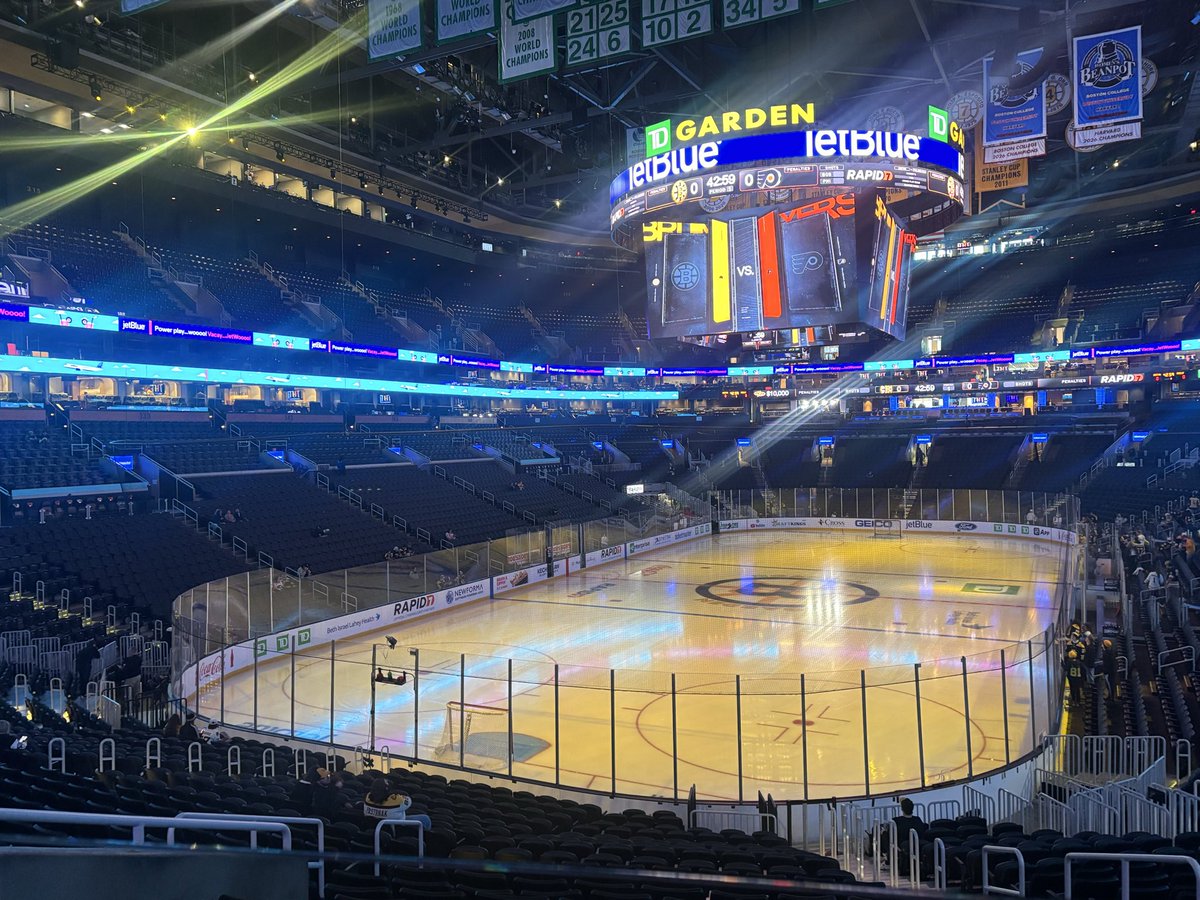 SCSportsinsider's tweet photo. At Bruins vs Flyers Preseason Game 2. Excited to see how Peterka does and how Brunet does in his 2 game https://t.co/iRCeKkZ9Qc