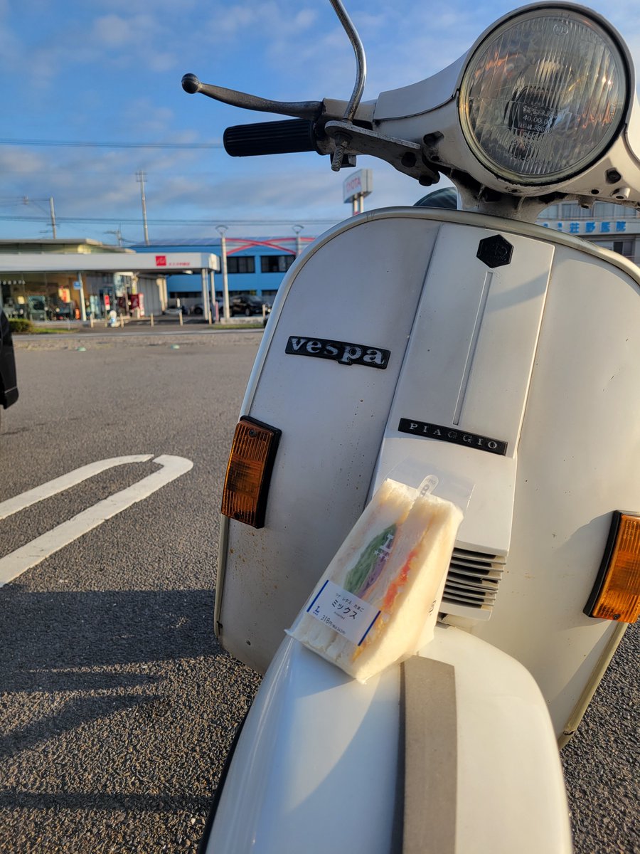 aigamo_3000's tweet photo. 服装ミスった？寒い🥶
いまからぬくなると信じて北上します https://t.co/NigrVZhgpx