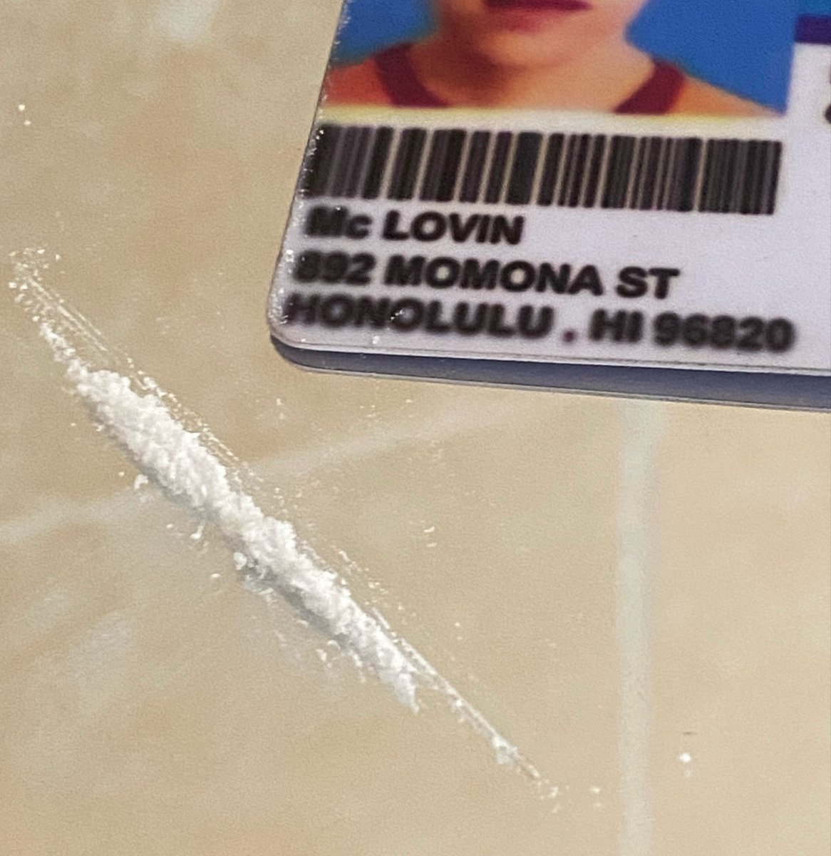 insanektty's tweet photo. su miniminimini a mi me hipnotizó #drugtwt 
son chispitas con brillitos 🧊 https://t.co/nELC8NEqe0