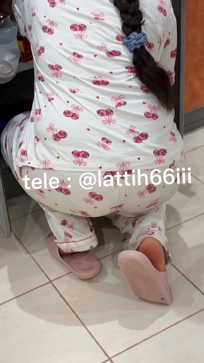 Spuawt's tweet photo. نصيحة لاتحاول تكابر وتسترجل!
انا وانت ندري ان "مكاوي اهلك" غاسله مخك😵‍💫🧠
ومروضين هرموناتك والشحمه الي بين فخوذك، ف استسلم لواقعك وافرك شحمتك واستمتع يابو 🤏🏻☺️💦
#ديوت_بدوي https://t.co/ZxGzm2RFps