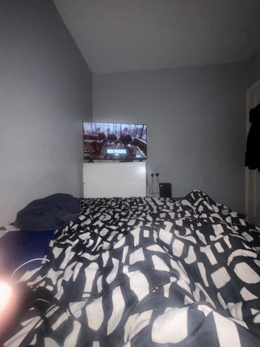 DBK08PMO09's tweet photo. Getting overly drunk on your two days off and pissing yourself laughing at vanoss vids>>>> https://t.co/A4LvDYnHJm