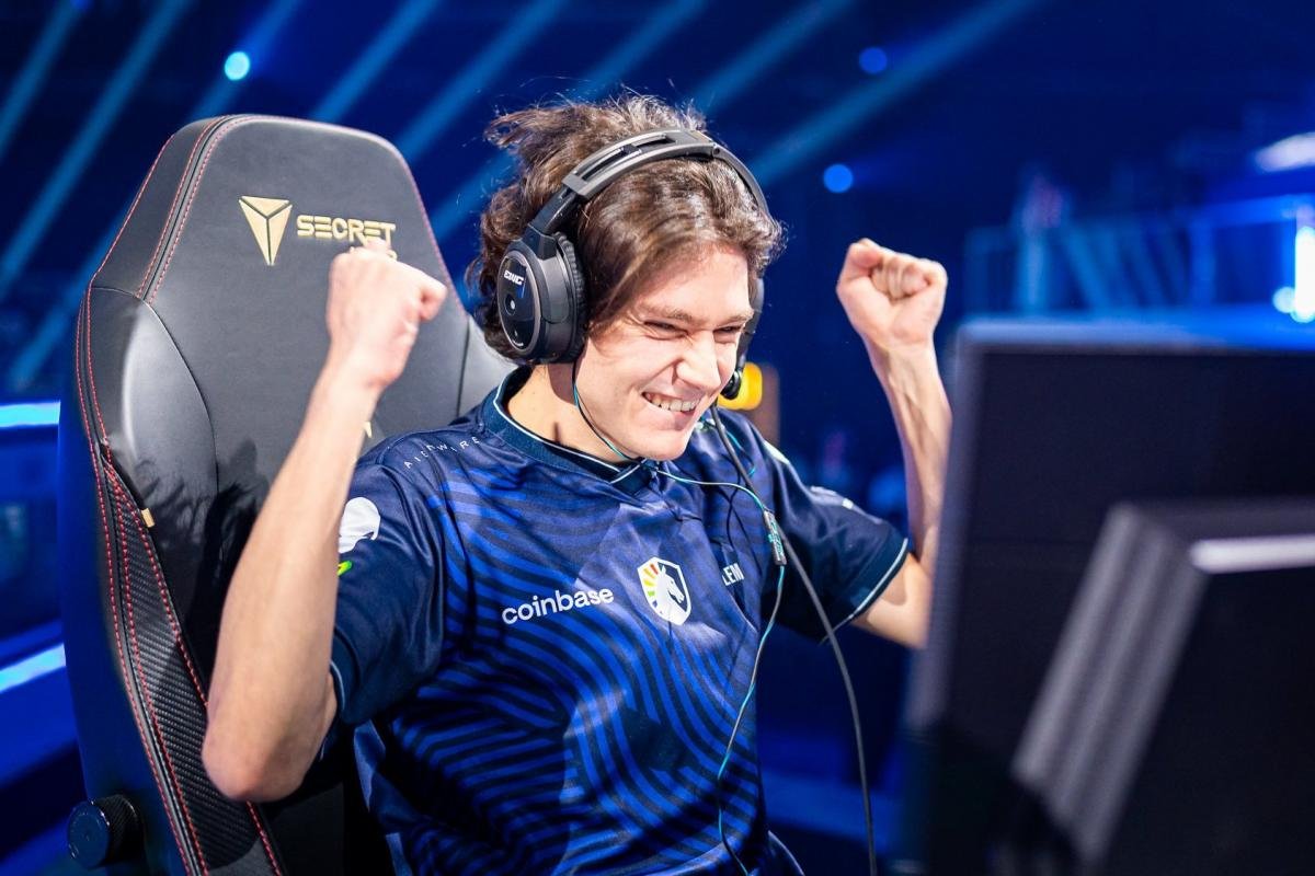 ReSamuelDS's tweet photo. @MiraiPandaYT Le Smiling Assassin / Le Comeback Kid https://t.co/KZFbYFxAQg