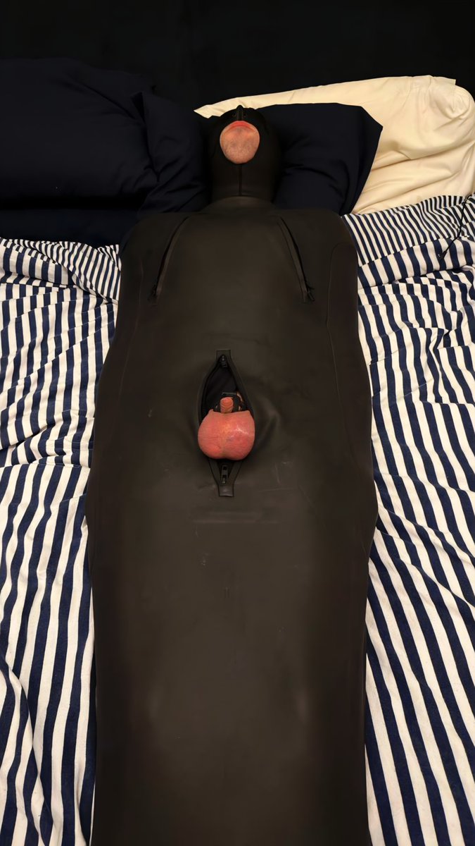 CompromisedUser's tweet photo. Locked, bound, gagged and teased. What a good day 😅
Now someone let me out of my cage! https://t.co/KsWRNMHr0t