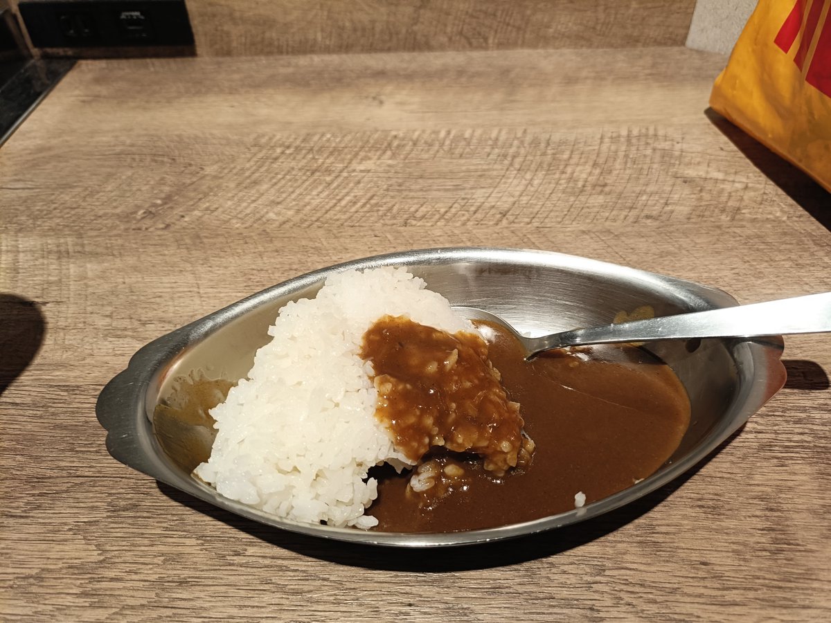 MiYA_383829's tweet photo. おはろーです！！
急遽ネカフェ睡眠でしたが意外と寝れたw
カレーも食べ放題なのありがてえ🍛 https://t.co/DbTITEHY91