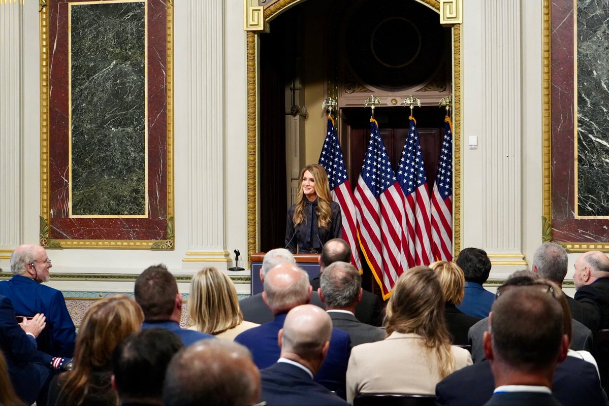 SBA_Kelly's tweet photo. I enjoyed being with the National Small Business Association today at the White House.

Small businesses and their workers are at the heart of this Administration’s economic agenda. With historic tax cuts as the foundation, new business formations have never been higher, while small business optimism continues to rise.

That means more Americans taking risks, opening their doors, and creating jobs in communities across the country.