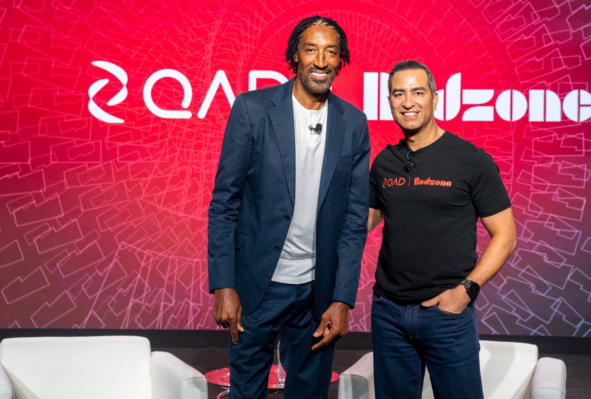 QAD_Community's tweet photo. Closing out Day 2 of Champions of Manufacturing 2026:

🏀 Scottie Pippen on championship leadership, Lynx Champion modernization stories from Royal Tech &amp; KION, trade compliance deep dives, and real results from Ferrara, Hershey &amp; Sauder.

#ChampionsofMFG https://t.co/czSUWVgWUL