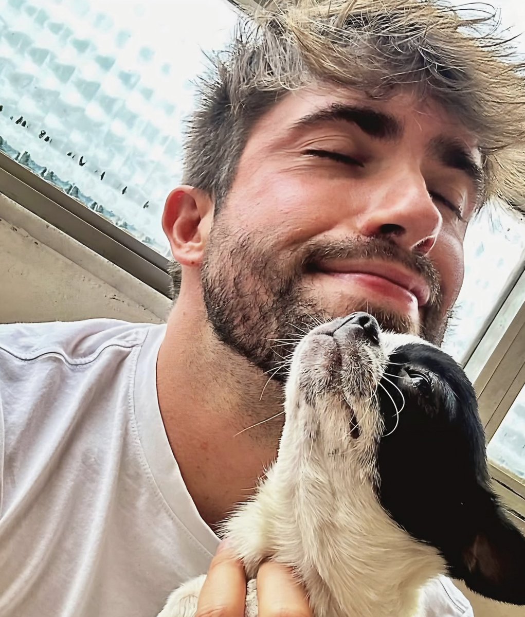 ScouseAdam28's tweet photo. When you find a boy who gives the best kisses he's a keeper ❤️🐶❤️ https://t.co/e1fXwRK61Y