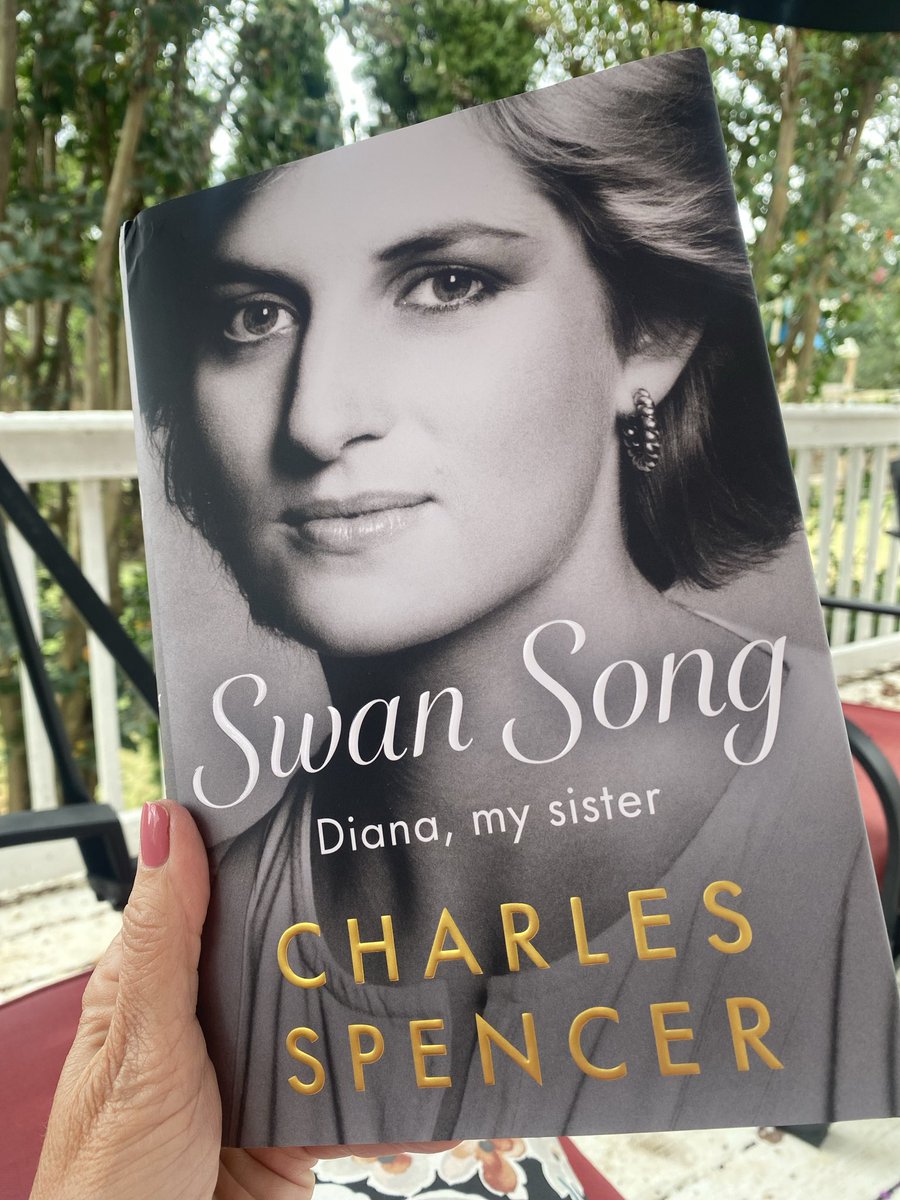 LindaRoebuck's tweet photo. Settling in..   #swansong https://t.co/vtLKe1WejG
