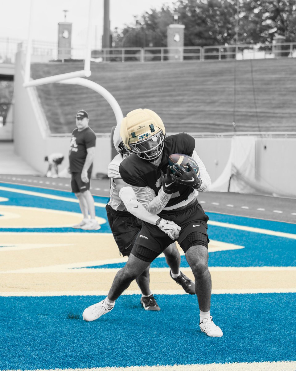 ZipsFB's tweet photo. The details speak for themselves 🗣️

#GoZips #MakeTheClimb https://t.co/VKcfJdIhOx