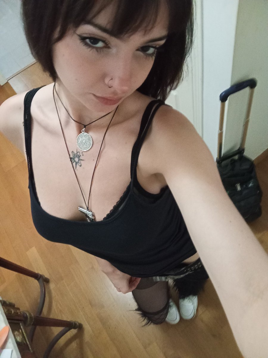 axaposnose's tweet photo. Está diosa está esperando vuestro dinero cachorritos 

#paypig #pigpay https://t.co/9xmGlklSMm