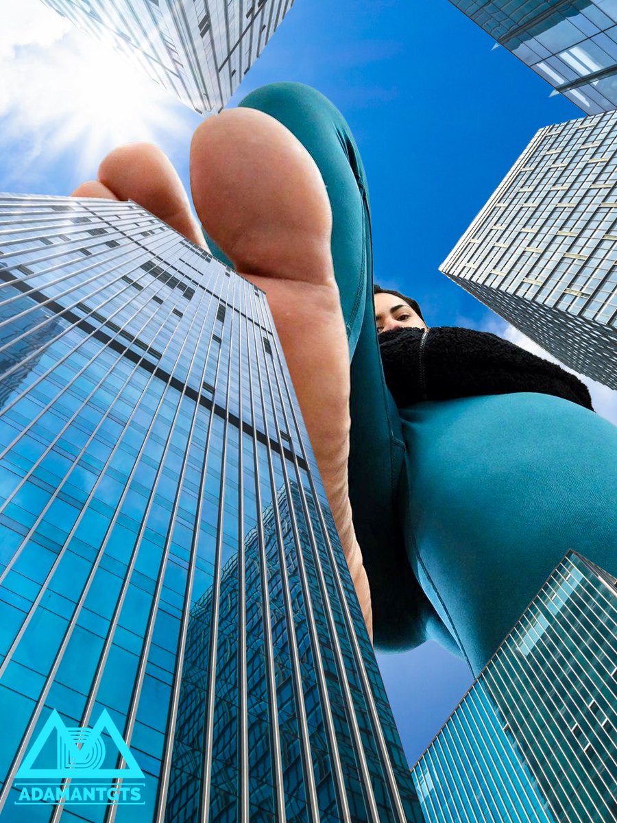 adamantgts's tweet photo. Looking for big latinas in your area? Just look up and admire @NakalySsoles (while you still can)! #SizeTwitter #Giantess #GiantTiny https://t.co/fdRUqiv0gA