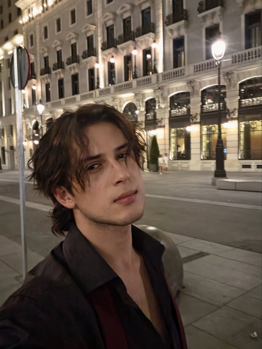 StbvBase's tweet photo. [260922] ALEJANDRO stuns in Instagram photo dump

🐹: :)

#SANTOSBRAVOS #ALEJANDRO https://t.co/401VJuJyKo
