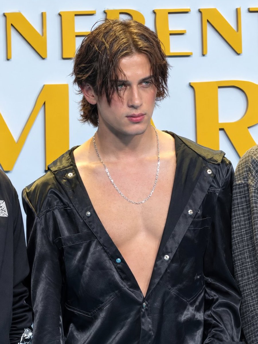 StbvBase's tweet photo. [260922] ALEJANDRO stuns in Instagram photo dump

🐹: :)

#SANTOSBRAVOS #ALEJANDRO https://t.co/401VJuJyKo
