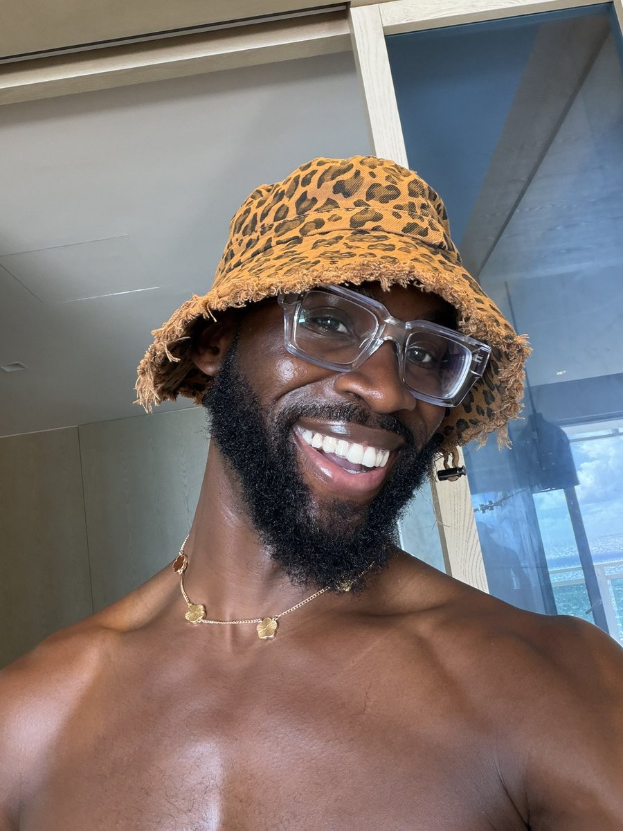 aljsquared's tweet photo. happy birthday to me 🐆🤎 https://t.co/tOgU1JV7on