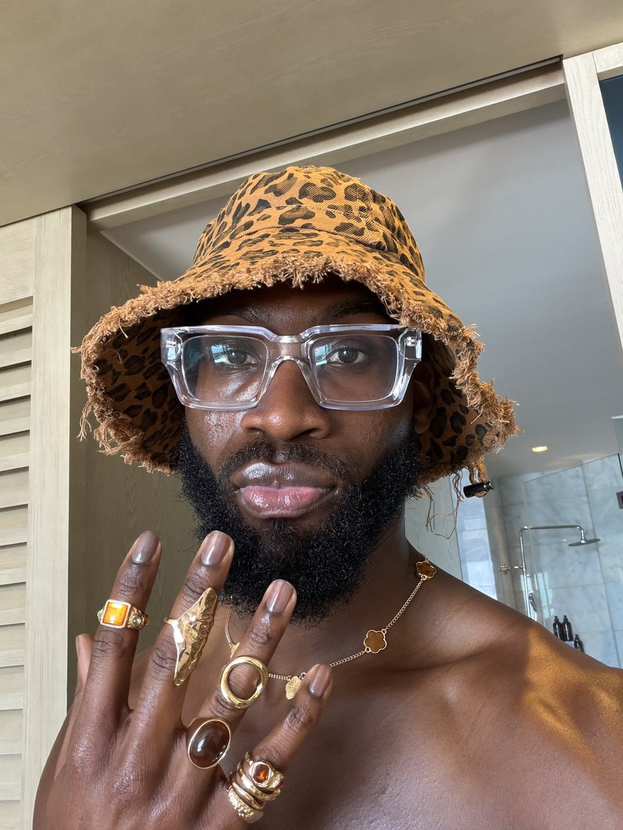 aljsquared's tweet photo. happy birthday to me 🐆🤎 https://t.co/tOgU1JV7on