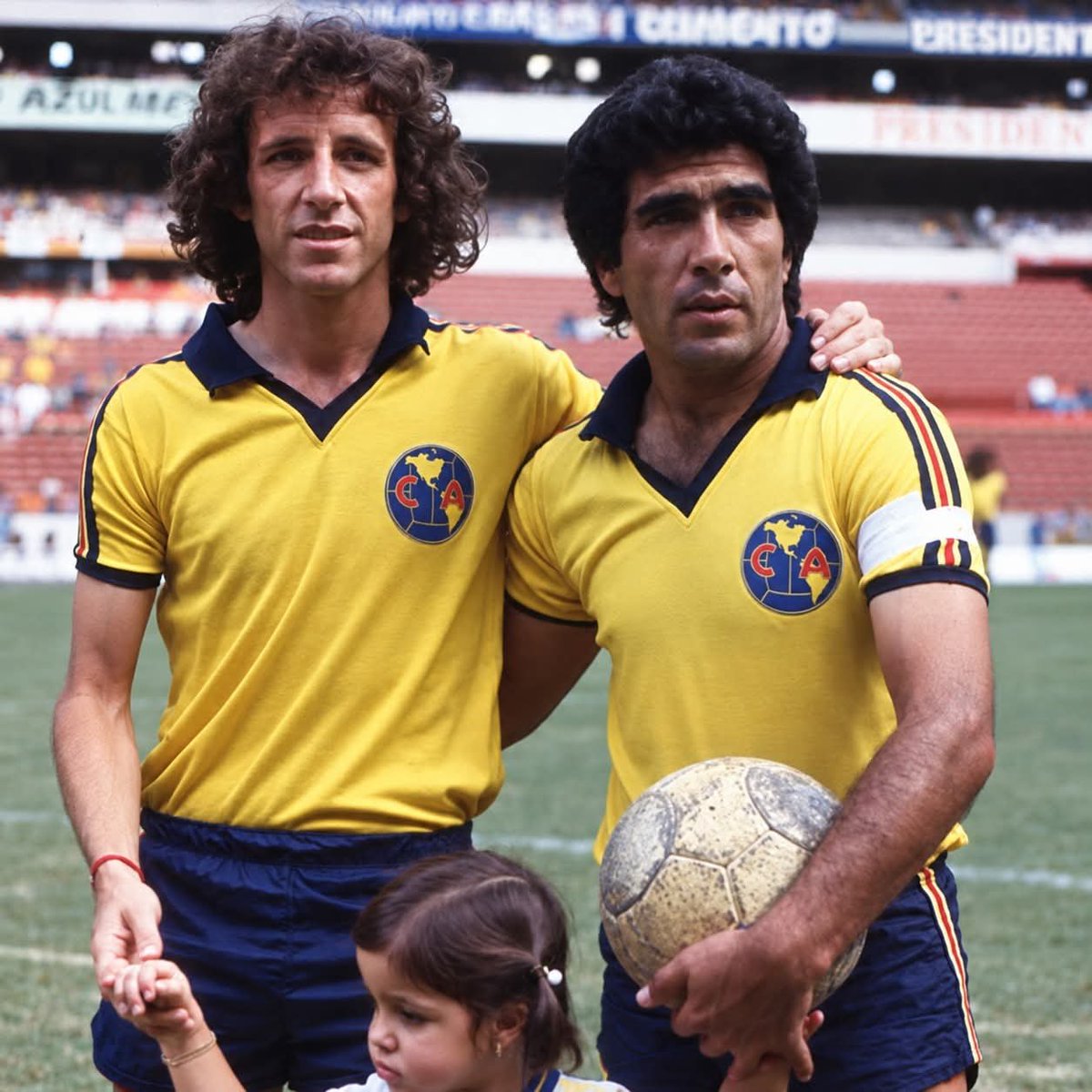 DeportesTonoMX's tweet photo. DISPONIBLES JERSEYS RETRO!

ESTAMOS A SUS ORDENES.
A Solo $499
ENRREGAS EN GDL Y ENVÍOS A TODO MEXICO. https://t.co/5id6GmushS