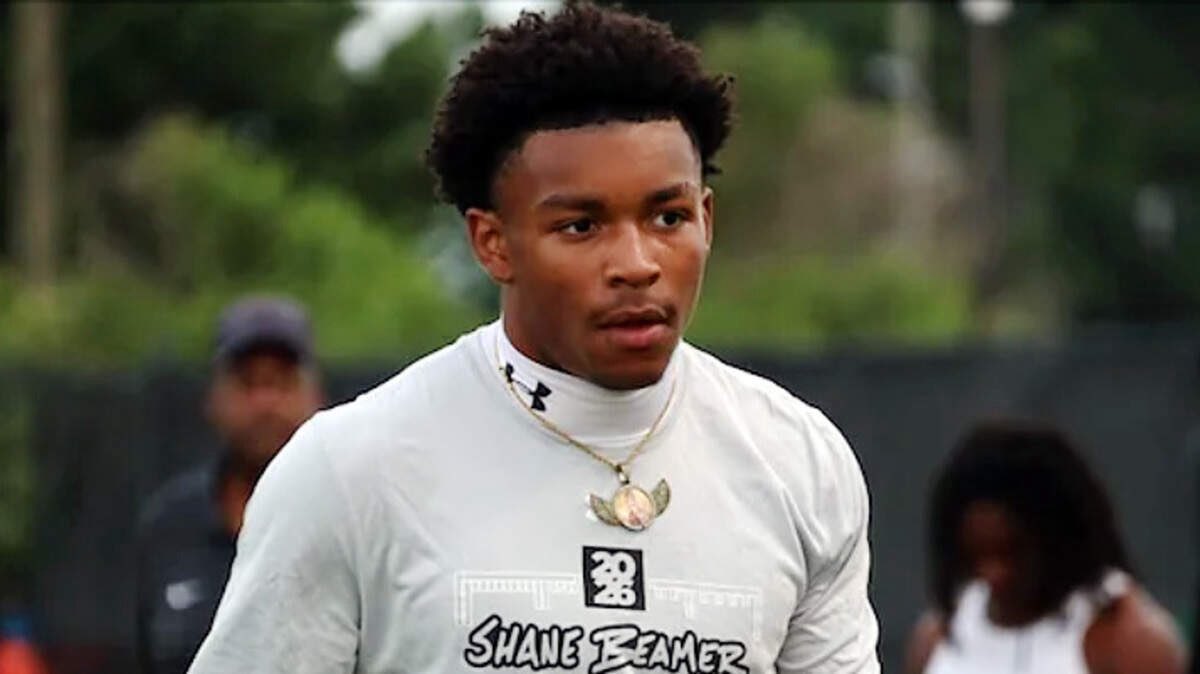RobbieDidThat's tweet photo. South Carolina (@GamecockFB) WR commit Joseph Gibbs (@GibbsJosep59631) has entered 5⭐️ territory, now sitting at #20 in the country in the updated 2028 Rivals300 rankings. https://t.co/l7RTdHf8rt