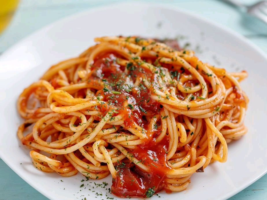 yooma1199's tweet photo. [Just whipped up a creamy tomato basil pasta in 20 mins with pantry staples—weeknight dinner win! ] https://t.co/p7nFsJ7cqW