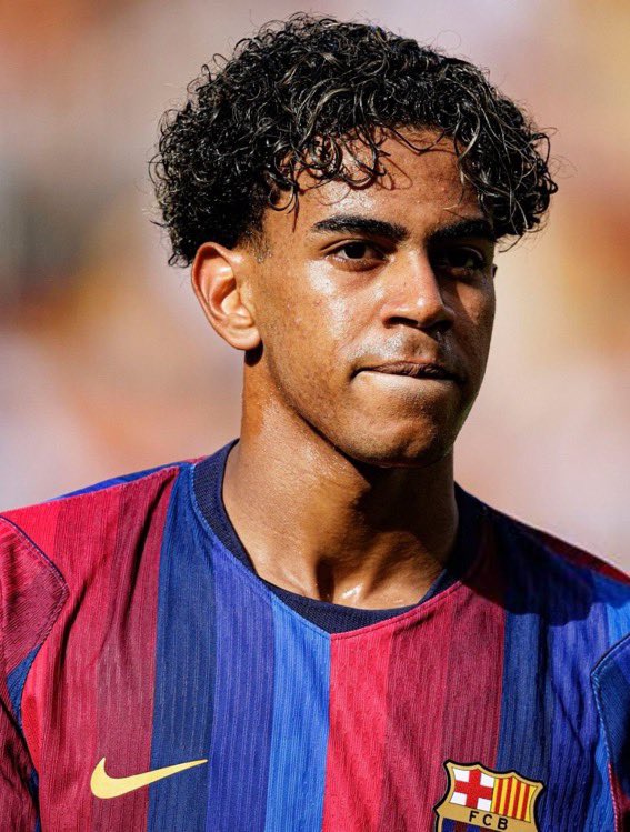 90minutes040's tweet photo. 🚨 Lamine Yamal 🇪🇸 : « Je me dis : “Si la saison dernière j'ai fait 200 dribbles, cette saison, JE VAIS ESSAYER D’EN FAIRE 300. 

Si j'ai marqué 20 buts, je vais essayer d'en marquer 30. » https://t.co/L4H0tIsKLo