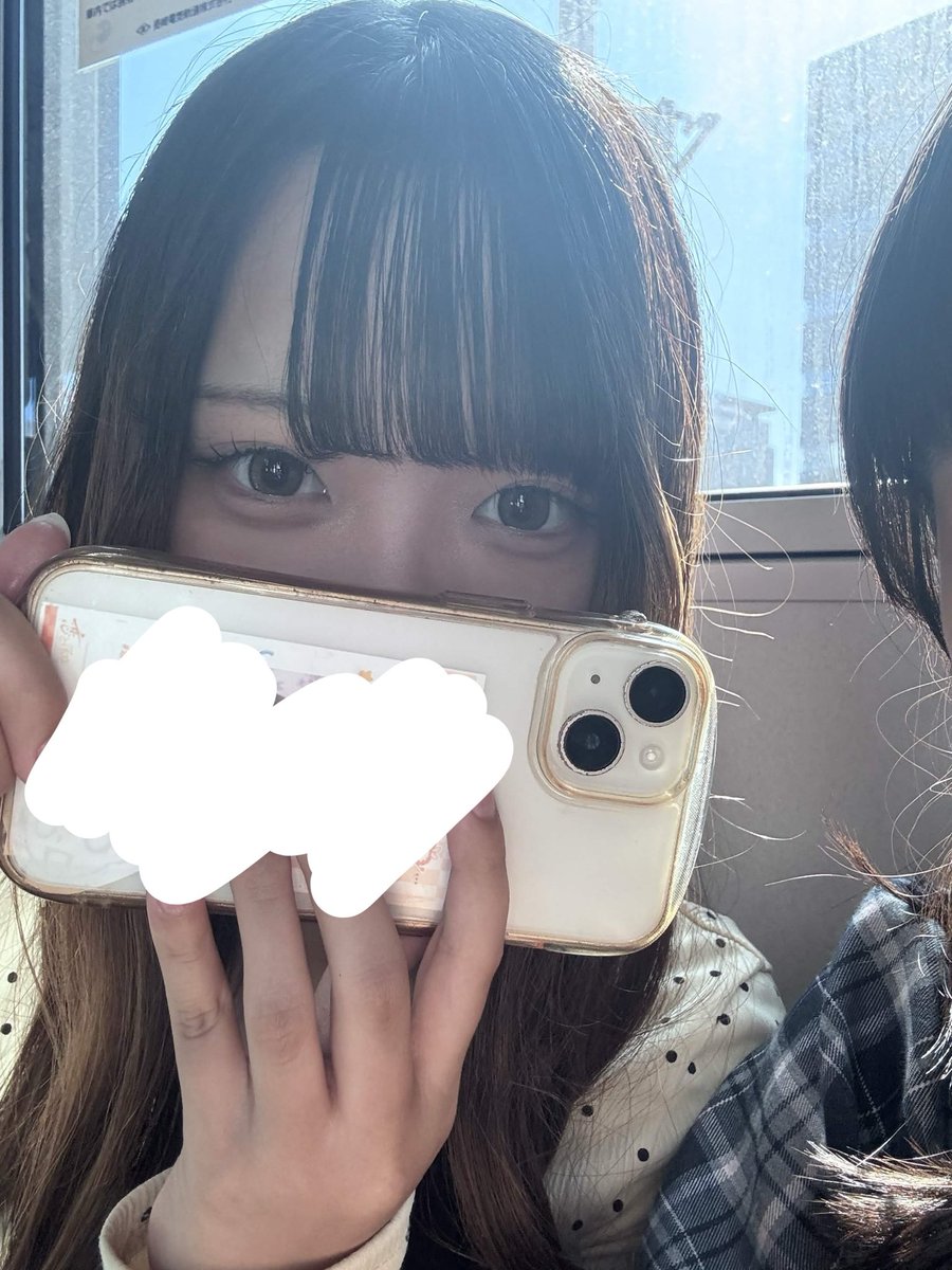 ramu_tarou3's tweet photo. 元ギャルなせいでいつもメイクが濃ゆいので友達にメイクしてもらったらめっちゃナチュラルになった(∩ ᵔ⩊ᵔ )⊃⭐︎➰
無加工で毛穴が酷いのでじっくりは見ないで https://t.co/Yf8KOnO609