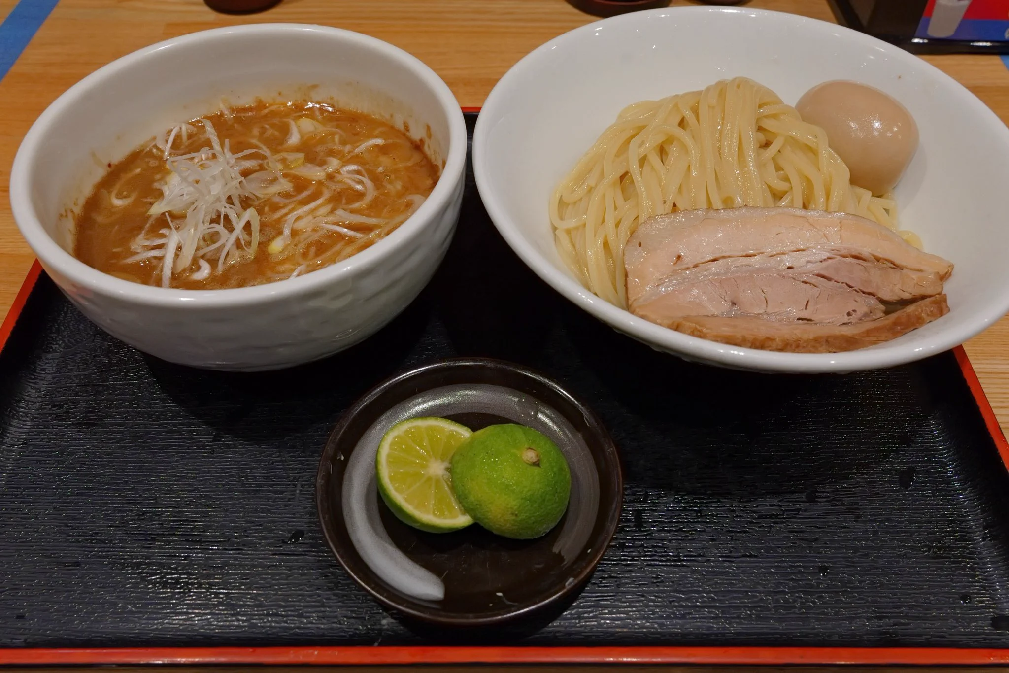 麺 屋 睡蓮