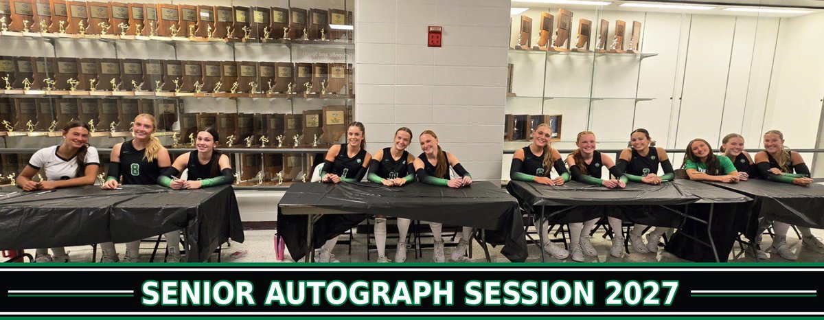 YVBTigers's tweet photo. So the ball was dropped on posting Youth Night pics… good thing our future Tigers know how to pick one up! 🏐🐯💚
Absolutely loved having the next generations of Yorktown Volleyball in the gym with us last week!💚#ImThird
@YHSAthletics @YorktownHighSch @YorktownMS https://t.co/hhyjMTOdhw