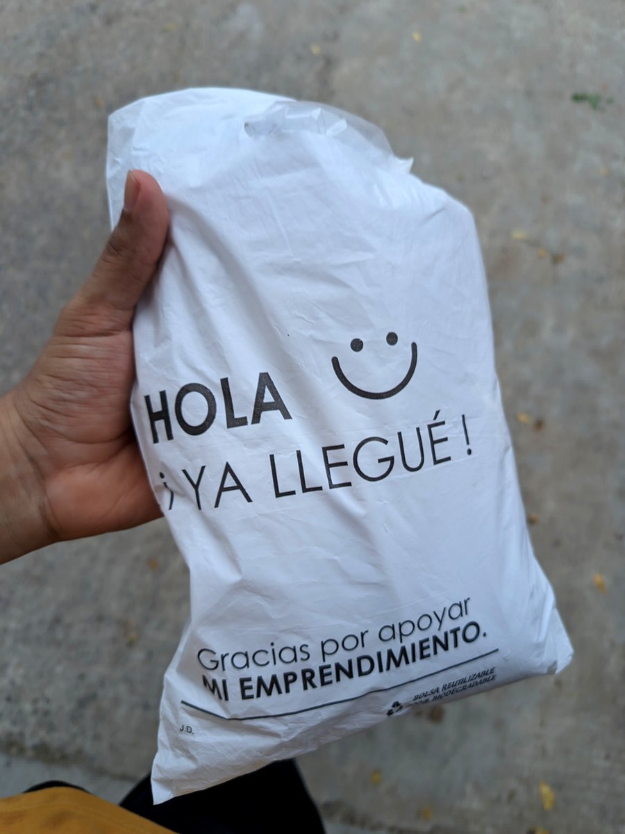 Djcp1009's tweet photo. Hola tw, apoyenme 
#moda 
#merch https://t.co/t9NWBbyvqn